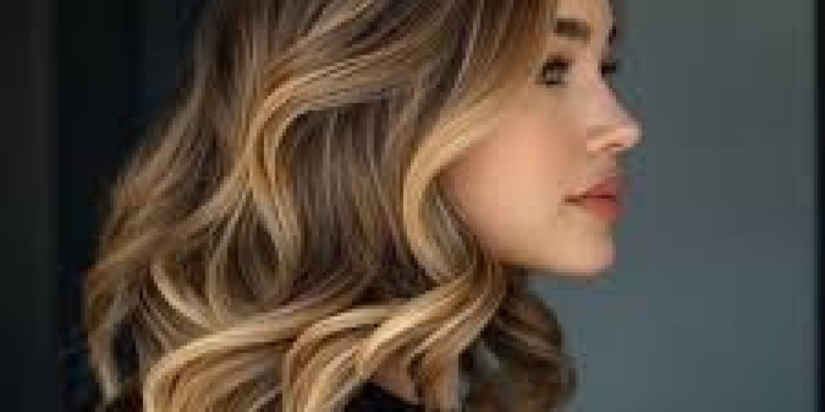 Keratin Treatment Toronto: Sleek Hair, Effortless Confidence